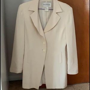 Cream Blazer: Hugo Buscati